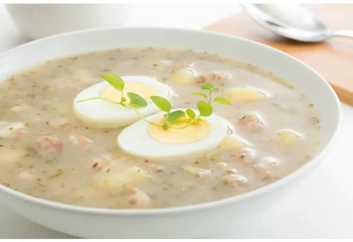 Żurek z jajkiem i białą kiełbasą, 10 porcji (3 litry)