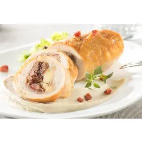 Filety z indyka faszerowane boczkiem, z sosem serowym, 5 porcji (850 g)